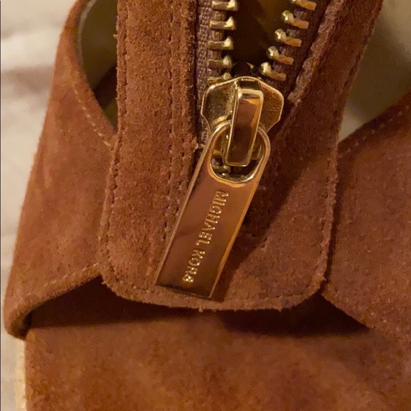 Michael Kors Wedges. Only worn twice - Picture 4 of 4